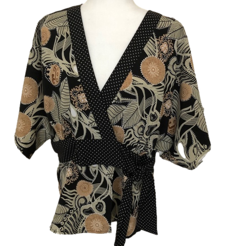 Ninety Kimono style Top, like new